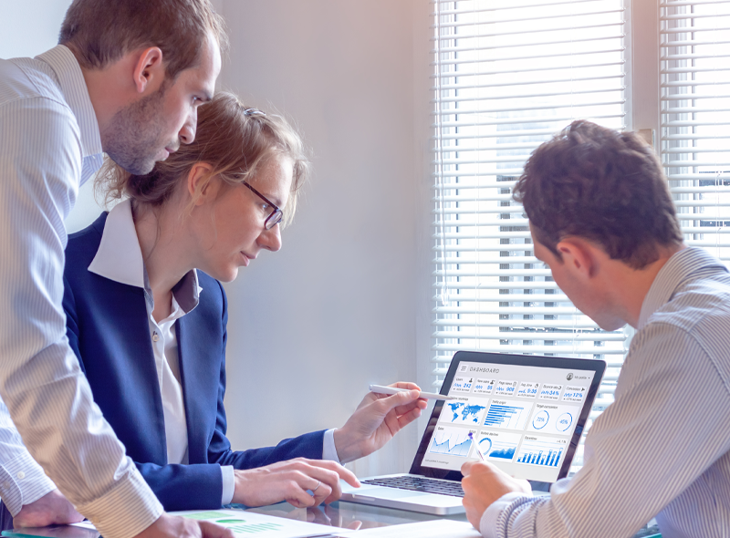 The Ultimate Guide to Contract Management Dashboards