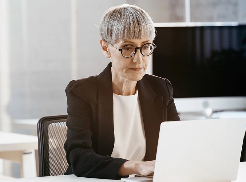 Contract Tracking Header Banner